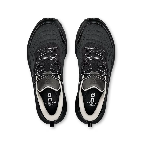 Auf dem Wolkenzonenmond