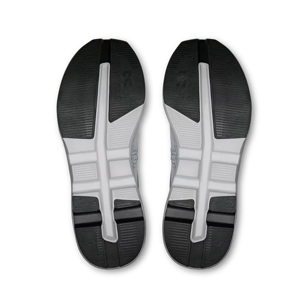 Auf dem Wolkenzonenmond