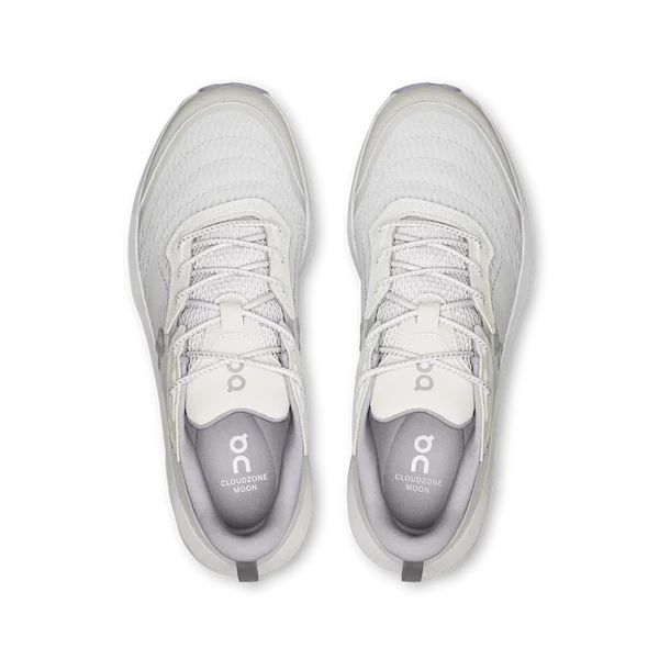 Auf dem Wolkenzonenmond