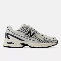 New Balance 740 V2 - Meersalz mit Schwarz und Metallic-Silber / 3.5